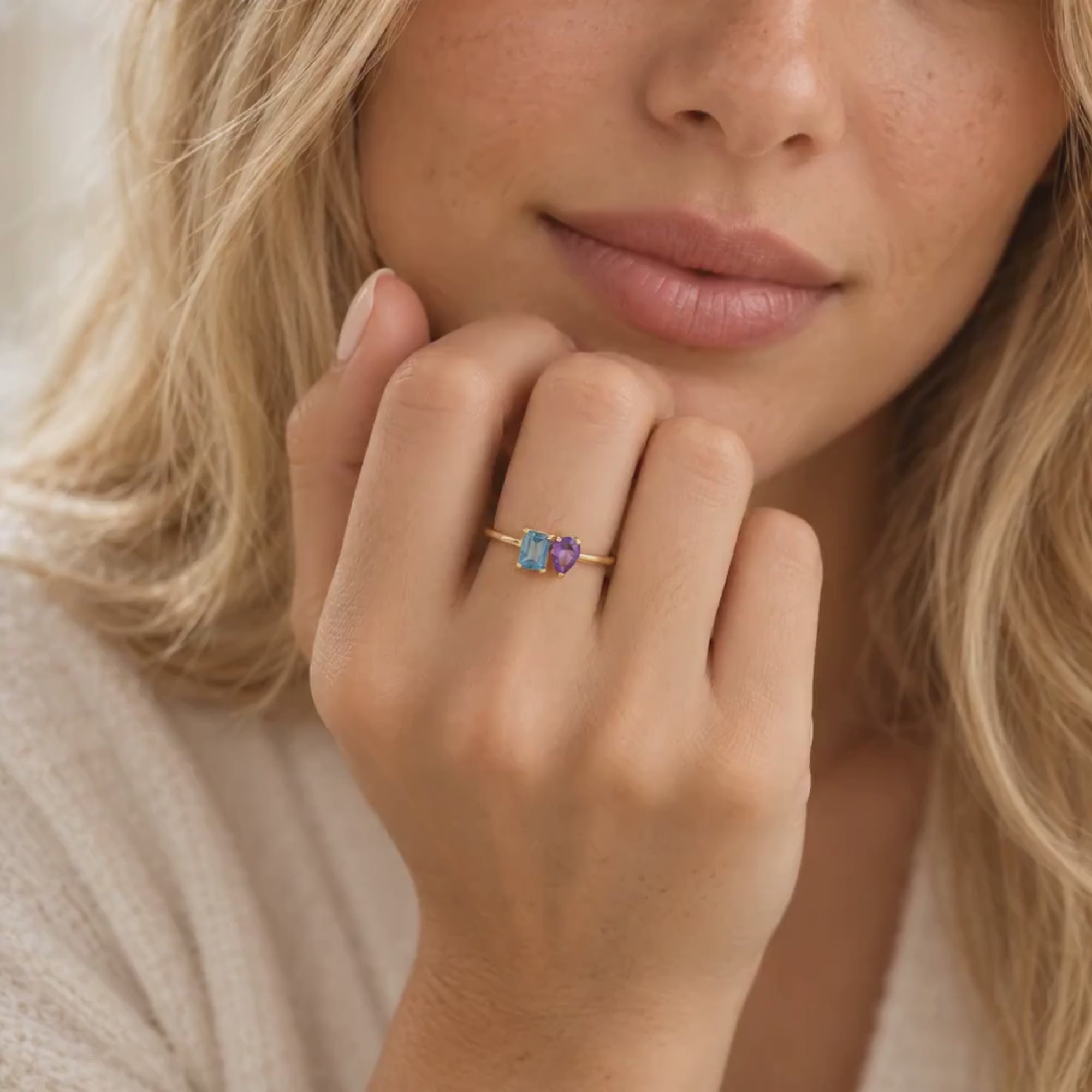 Toi et Moi birthstone ring video, emerald-cut and pear-cut stones